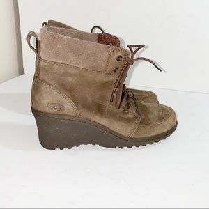 Keen womens size 5.5 boots Brown Wedge ankle  Boots